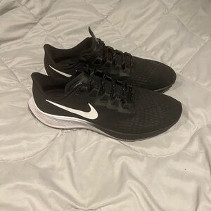 Nike zoom pegasus 37 running shoe size 15